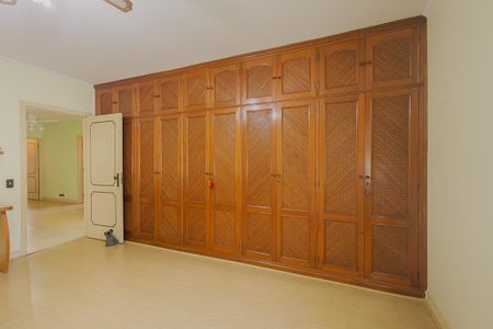 Casa à venda com 457m², 4 quartos e 4 vagasQuarto 2