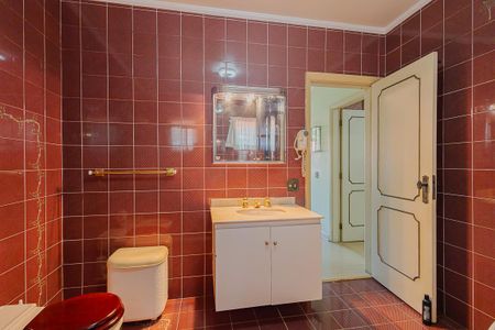 Casa à venda com 457m², 4 quartos e 4 vagasBanheiro da Suíte 2