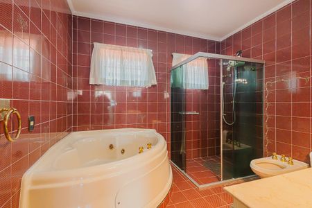 Casa à venda com 457m², 4 quartos e 4 vagasBanheiro da Suíte 2