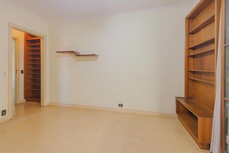 Casa à venda com 457m², 4 quartos e 4 vagasSuíte 2