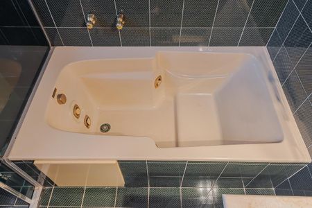 Casa à venda com 457m², 4 quartos e 4 vagasBanheiro da Suíte 2