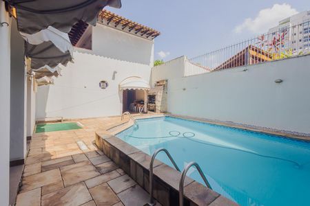 Casa à venda com 457m², 4 quartos e 4 vagasPiscina