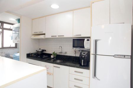 Apartamento à venda com 62m², 2 quartos e 1 vagaCozinha + Área de Serviço