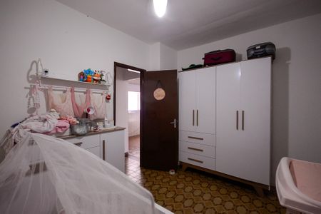 Casa à venda com 317m², 5 quartos e 2 vagasCasa 1 - Quarto 2