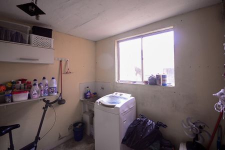 Casa à venda com 317m², 5 quartos e 2 vagasCasa 1 - Área de Serviço