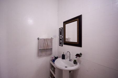 Casa à venda com 317m², 5 quartos e 2 vagasCasa 1 - Banheiro