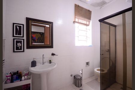 Casa à venda com 317m², 5 quartos e 2 vagasCasa 1 - Banheiro