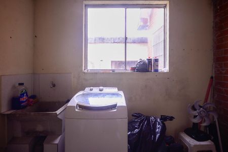 Casa à venda com 317m², 5 quartos e 2 vagasCasa 1 - Área de Serviço