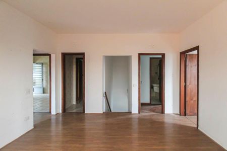 Casa para alugar com 262m², 3 quartos e sem vaga Casa para alugar com 262m², 3 quartos e sem vagaSala