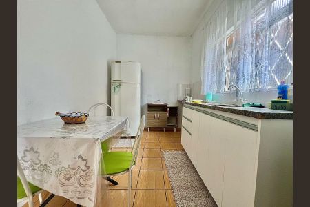 Casa à venda com 50m², 2 quartos e 2 vagasCozinha