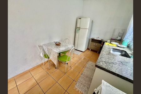Casa à venda com 50m², 2 quartos e 2 vagasCozinha