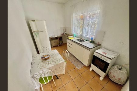 Casa à venda com 50m², 2 quartos e 2 vagasCozinha