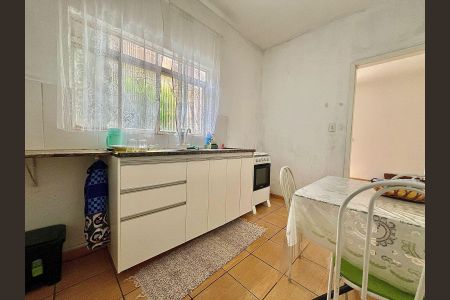 Casa à venda com 50m², 2 quartos e 2 vagasCozinha