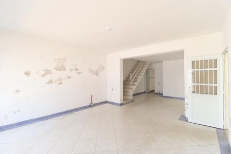 Casa à venda com 248m², 3 quartos e 7 vagasSala