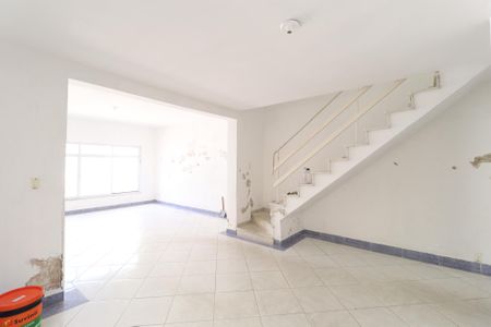 Casa à venda com 248m², 3 quartos e 7 vagasSala