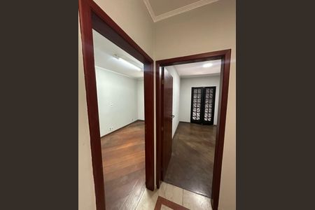 Casa para alugar com 214m², 6 quartos e 2 vagasCorredor