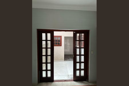 Casa para alugar com 214m², 6 quartos e 2 vagasSala