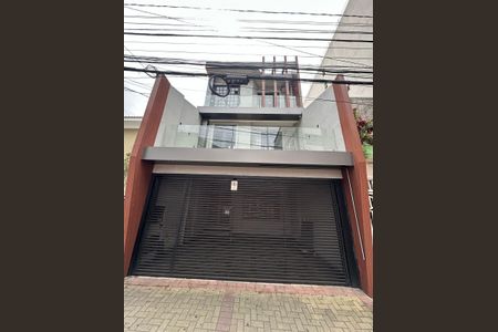 Casa para alugar com 214m², 6 quartos e 2 vagasFachada