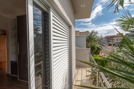 Casa de condomínio para alugar com 240m², 3 quartos e 4 vagas Casa de condomínio para alugar com 240m², 3 quartos e 4 vagasVista da Suíte 1