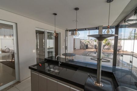 Casa de condomínio para alugar com 240m², 3 quartos e 4 vagas Casa de condomínio para alugar com 240m², 3 quartos e 4 vagasÁrea comum