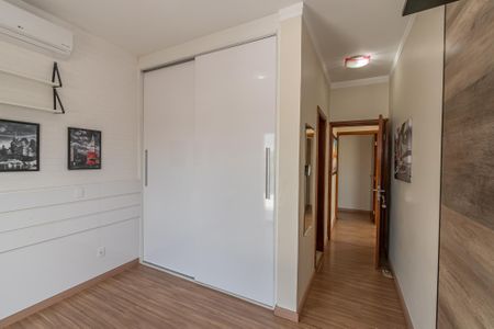 Casa de condomínio para alugar com 240m², 3 quartos e 4 vagas Casa de condomínio para alugar com 240m², 3 quartos e 4 vagasSuíte 3