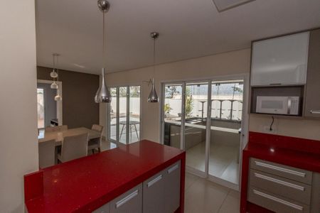 Casa de condomínio para alugar com 240m², 3 quartos e 4 vagas Casa de condomínio para alugar com 240m², 3 quartos e 4 vagasCozinha