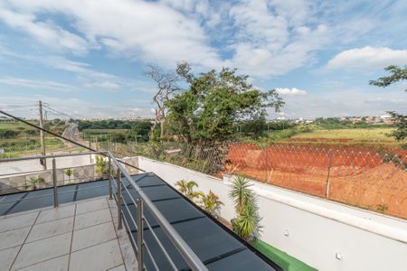 Casa de condomínio para alugar com 240m², 3 quartos e 4 vagas Casa de condomínio para alugar com 240m², 3 quartos e 4 vagasVaranda da Suíte 2