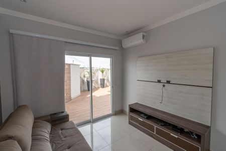 Casa de condomínio para alugar com 240m², 3 quartos e 4 vagas Casa de condomínio para alugar com 240m², 3 quartos e 4 vagasSala de TV