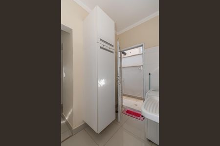 Casa de condomínio para alugar com 240m², 3 quartos e 4 vagas Casa de condomínio para alugar com 240m², 3 quartos e 4 vagasÁrea de Serviço