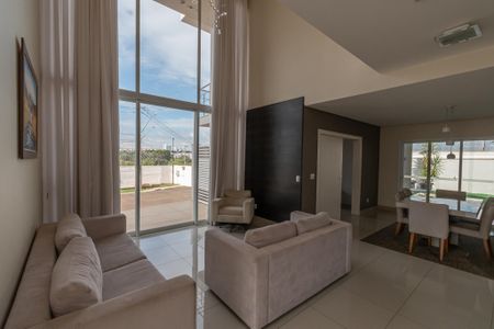 Casa de condomínio para alugar com 240m², 3 quartos e 4 vagas Casa de condomínio para alugar com 240m², 3 quartos e 4 vagasSala