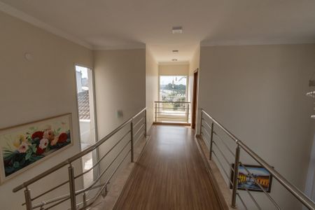 Casa de condomínio para alugar com 240m², 3 quartos e 4 vagas Casa de condomínio para alugar com 240m², 3 quartos e 4 vagasCorredor