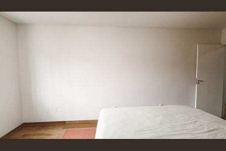 Casa à venda com 211m², 3 quartos e 2 vagasQuarto 