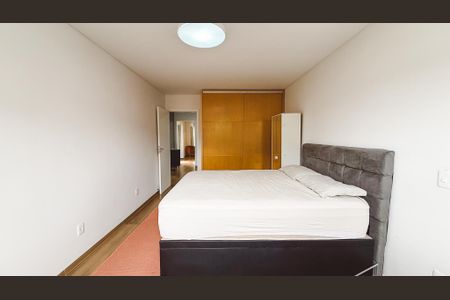 Casa à venda com 211m², 3 quartos e 2 vagasQuarto 