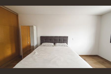 Casa à venda com 211m², 3 quartos e 2 vagasQuarto 