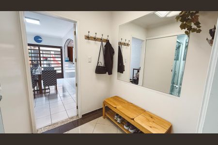 Casa à venda com 211m², 3 quartos e 2 vagasCorredor