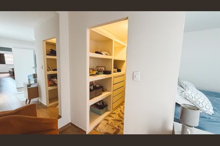 Casa à venda com 211m², 3 quartos e 2 vagasCloset da Suíte