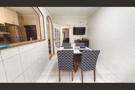 Casa à venda com 211m², 3 quartos e 2 vagasCozinha