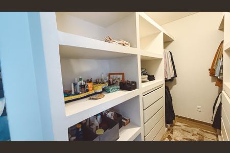 Casa à venda com 211m², 3 quartos e 2 vagasCloset da Suíte