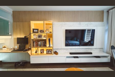 Sala de casa à venda com 4 quartos, 211m² em Jardim Rossin, São Paulo