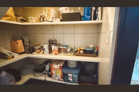 Casa à venda com 211m², 3 quartos e 2 vagasDespensa