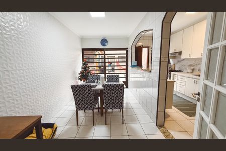 Casa à venda com 211m², 3 quartos e 2 vagasCozinha