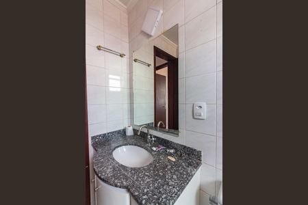 Apartamento à venda com 60m², 2 quartos e 2 vagas Apartamento à venda com 60m², 2 quartos e 2 vagasBanheiro