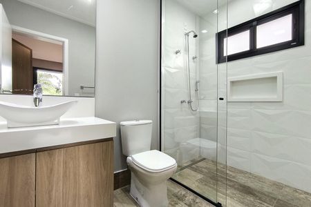 Casa de condomínio à venda com 486m², 5 quartos e 8 vagas Casa de condomínio à venda com 486m², 5 quartos e 8 vagasBanheiro da Suíte 2