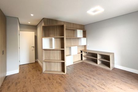 Casa de condomínio à venda com 486m², 5 quartos e 8 vagas Casa de condomínio à venda com 486m², 5 quartos e 8 vagasSuíte 2