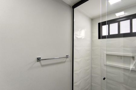 Casa de condomínio à venda com 486m², 5 quartos e 8 vagas Casa de condomínio à venda com 486m², 5 quartos e 8 vagasBanheiro da Suíte 4