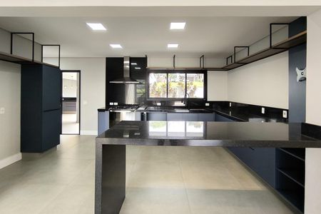 Casa de condomínio à venda com 486m², 5 quartos e 8 vagas Casa de condomínio à venda com 486m², 5 quartos e 8 vagasCozinha