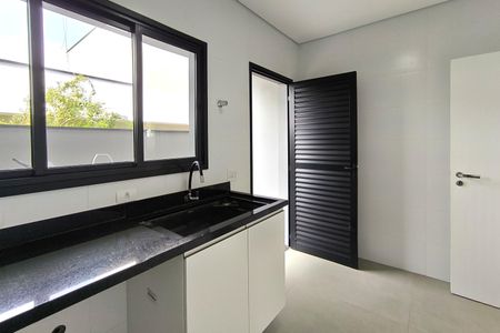 Casa de condomínio à venda com 486m², 5 quartos e 8 vagas Casa de condomínio à venda com 486m², 5 quartos e 8 vagasÁrea de Serviço