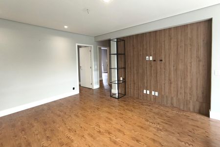 Casa de condomínio à venda com 486m², 5 quartos e 8 vagas Casa de condomínio à venda com 486m², 5 quartos e 8 vagasSala Piso Superior