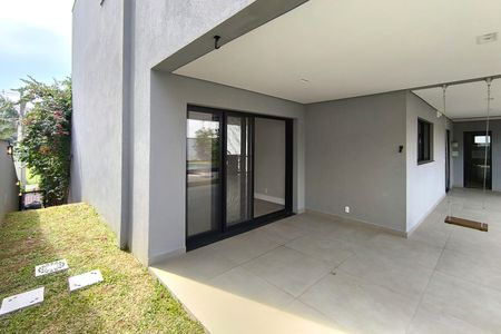 Casa de condomínio à venda com 486m², 5 quartos e 8 vagas Casa de condomínio à venda com 486m², 5 quartos e 8 vagasQuintal