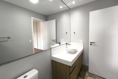 Casa de condomínio à venda com 486m², 5 quartos e 8 vagas Casa de condomínio à venda com 486m², 5 quartos e 8 vagasBanheiro da Suíte 4